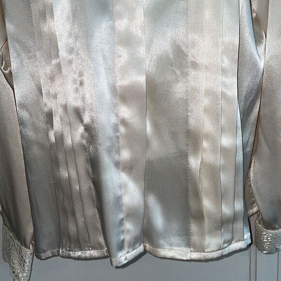 Vtg 80s/90s Erena by Irene Koenig cream/ivory polyester blouse with crochet lace - Picture 3 of 9